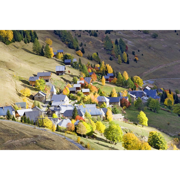 Le village aux couleurs d'automne